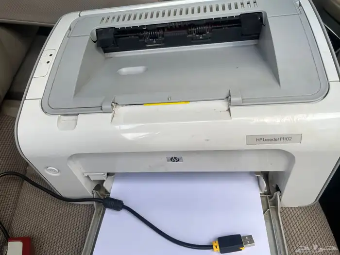 للبيع طابعتين hp وحده ملونه والثانيه ابيض  واسود 0