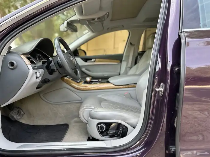 Audi A8 اودي مخزن 2012 15