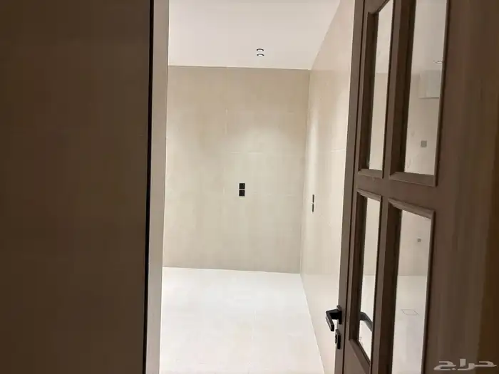 شقق دوبلكس فاخرة بموقع مميز بالحي الثامن 8