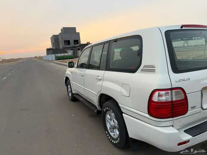 للبيع لكزس 2001 فيه رش خفيف 9