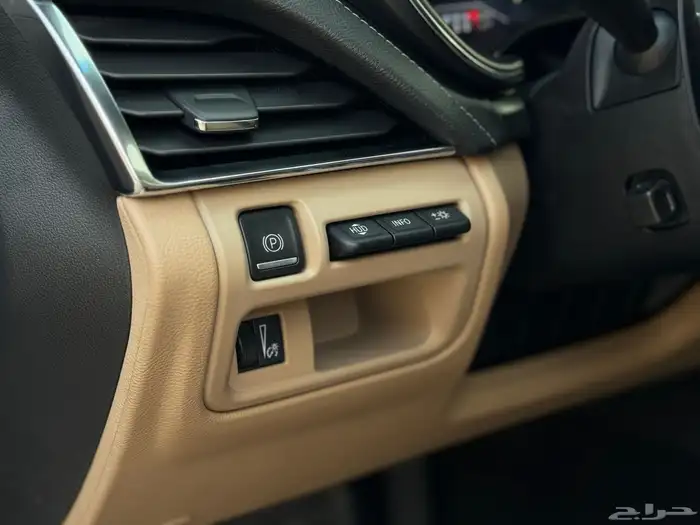 كاديلاك CT5 موديل 2023 اعلى فئة مخزن ممشى 6 الف تحت الضمان 50