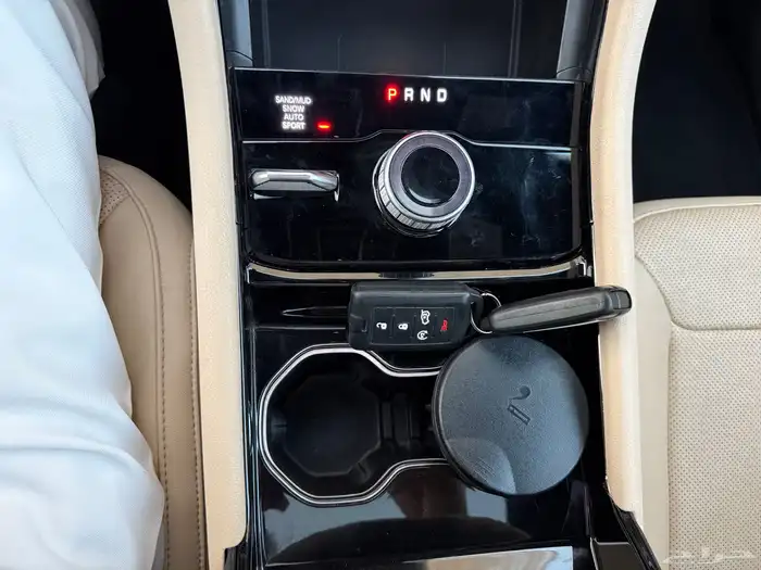 جيب شروكي لمتد 2023 26