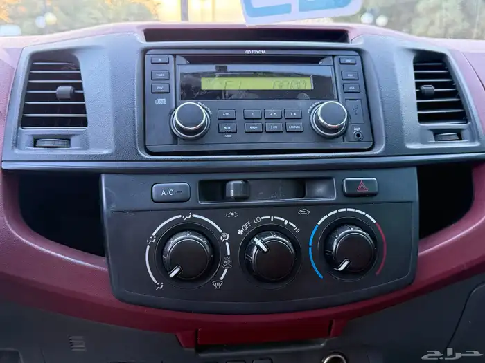 تويوتا هايلوكس غماره 2014 GLX سعودي نظيف جدا 16