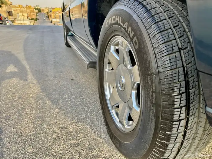 كاديلاك اسكاليد 2005 ممشى قليل مخزن 23