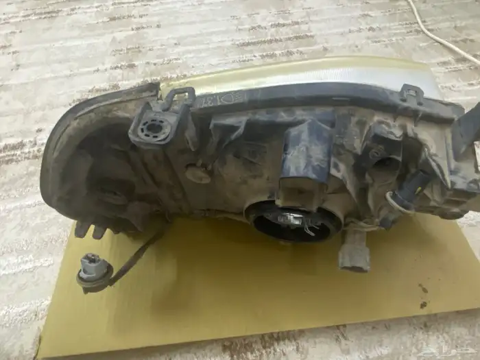 السلام عليكم عندي شمعة ددسن يسار اصليه نظيفه وكاله 2