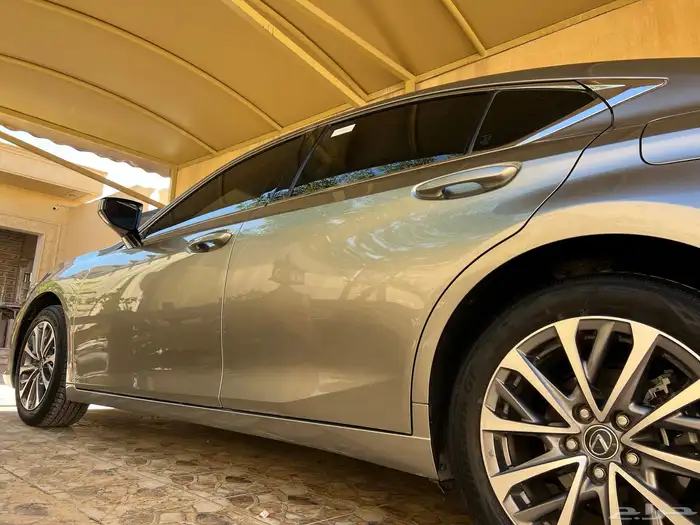 لكزس حجم 250 ES المديل 2023 سعودية عبداللطيف جميل AA. 8