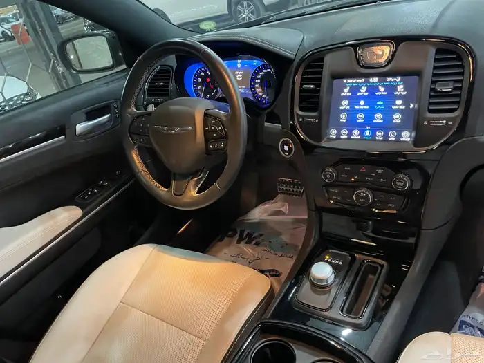 كرايسلر 300S موديل 2021 فل كامل 10