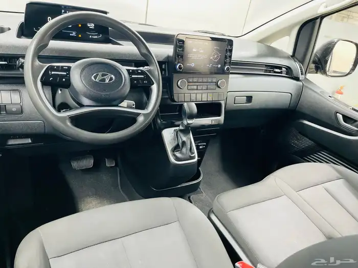 هيونداي ستاريا 2024 ( بنزين ) 14