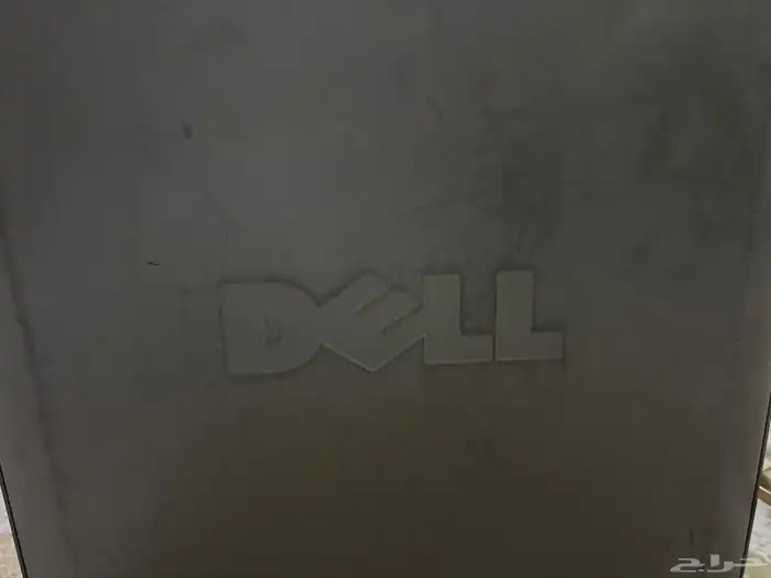 شاشه مع بيسي مع كيبورد و ماوس 1