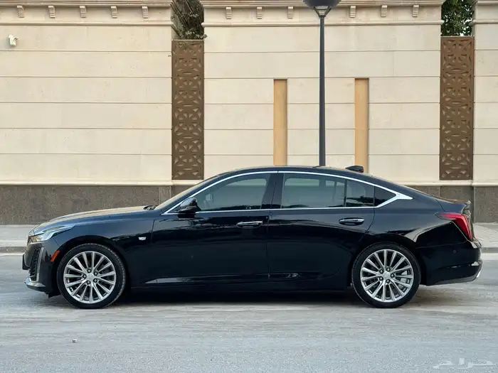 كاديلاك CT5 موديل 2023 اعلى فئة مخزن ممشى 6 الف تحت الضمان 7