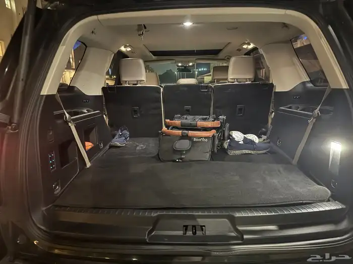 فورد اكسبديشن موديل 2023 XLT اللون اخضر غامق 19