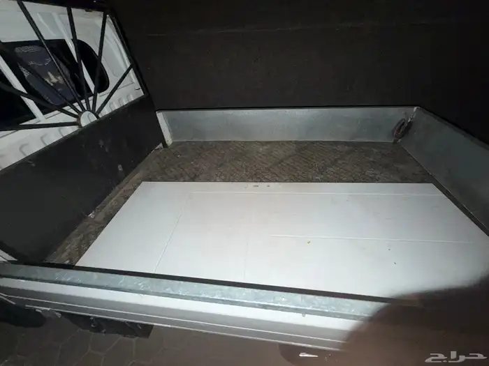 باب خشب شبه جديد بدون ملحقات 1