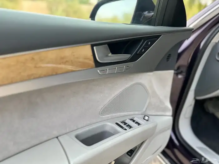Audi A8 اودي مخزن 2012 14