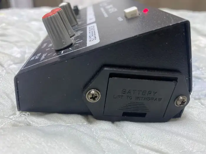 خلاط صوت صغير يدمج الاصوات 2