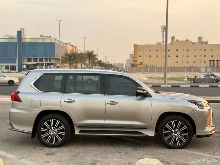 لكزس LX570 2021 سعودي مالك واحد S 6