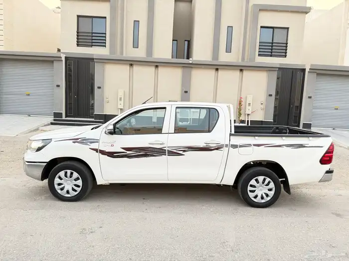 هايلوكس 2021 سعودي نظيف ديزل .. 0