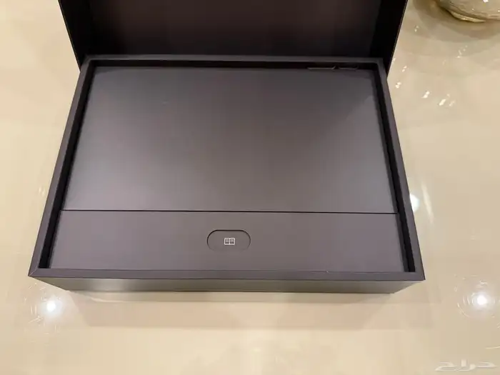 Surface Pro  وCopilot  PC  و13 بوصة   Snapdragon 4