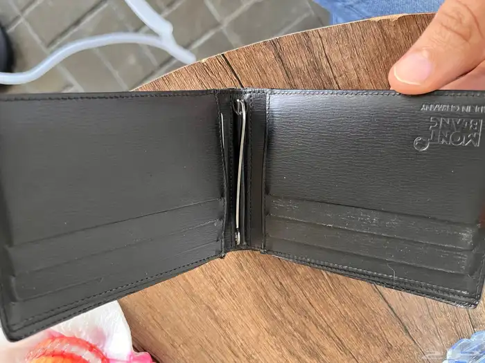 للبيع محفظة مون بلان اصلية 3