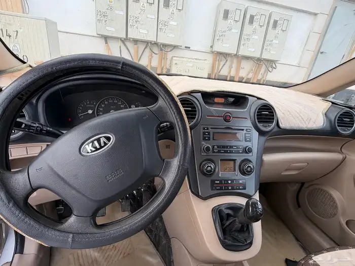 كيا كارنس 2008 8