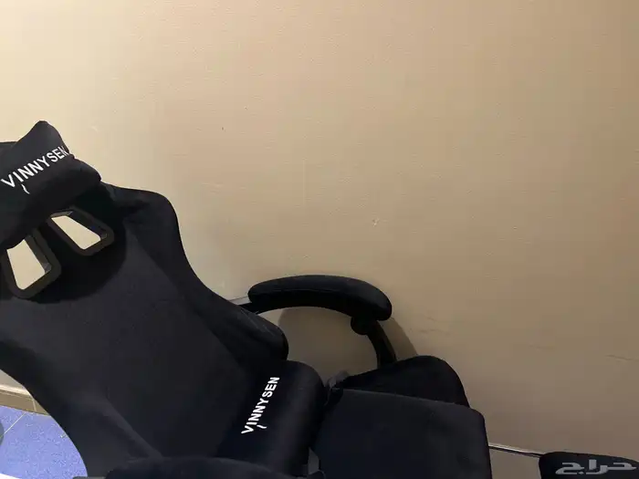 كرسي اسود مخمل 2