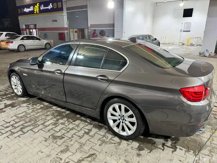 بي ام دبليو الفئة الخامسة 530i 2013 BMW 3