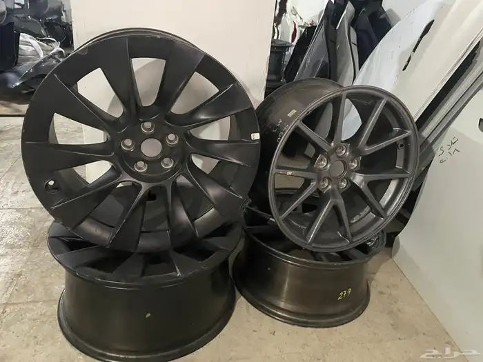 قطع غيار تيسلا بجميع فئاتها 17