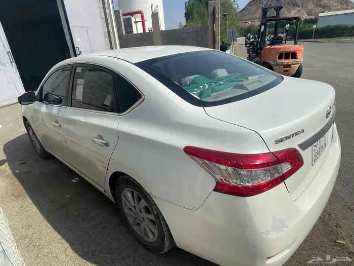 للبيع سيارة نيسان سنترا 2016 3