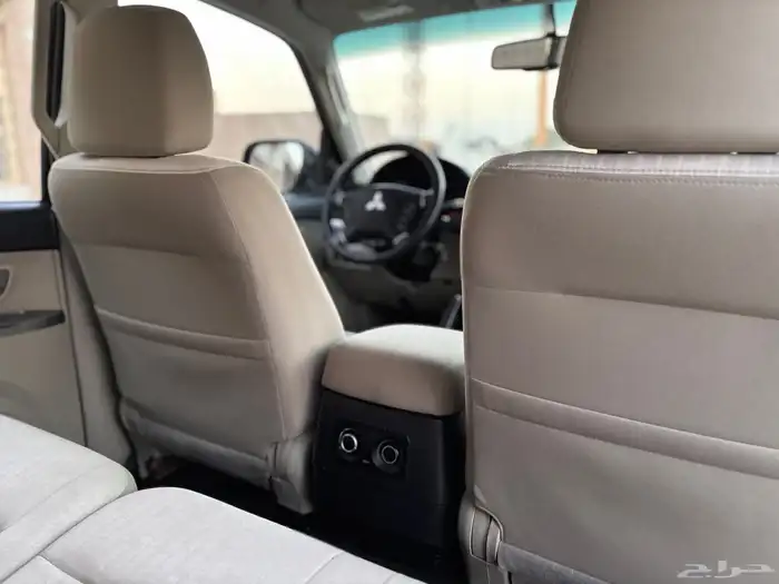 ميتسوبيشي باجيرو GLS 2022 22