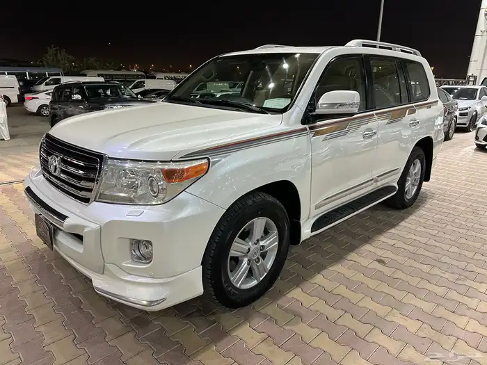 تويوتا لاند كروزر GXR موديل 2014 فل كامل نظيف بريمي 1