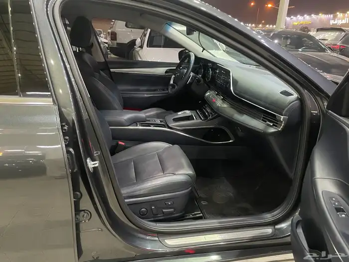 ازيرا 2021 نصف فل ( بنزين ) 6 سلندر 21