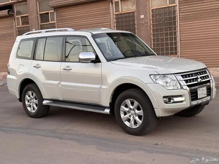 ميتسوبيشي باجيرو GLS 2022 33