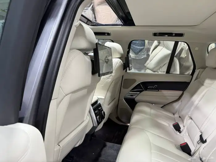 شاشات مراتب خلفية رنج روفر 2024 إلى 2025 نفس شكل الوكا 16