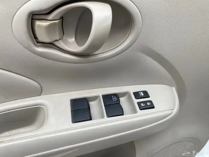 نيسان صني موديل 2023 فل كامل 12