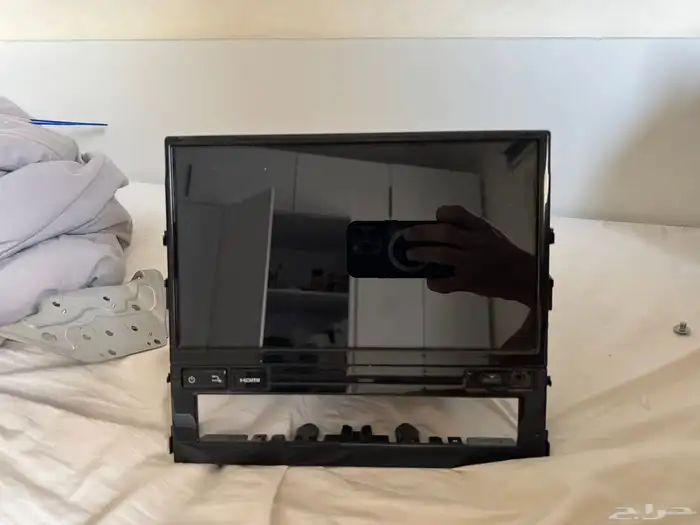 شاشة لاند كروزر 2018 الاصلية 1