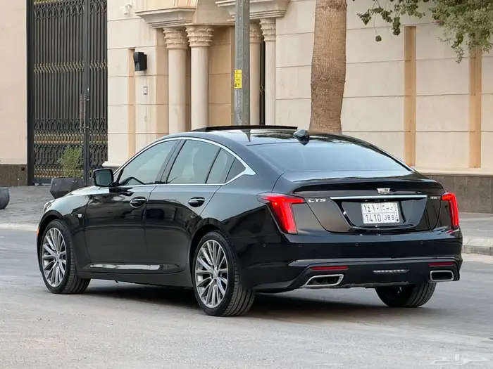 كاديلاك CT5 موديل 2023 اعلى فئة مخزن ممشى 6 الف تحت الضمان 12