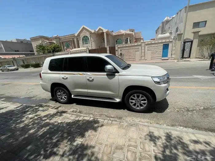 لاندكروزر VXR هدد 2021 5.7 1