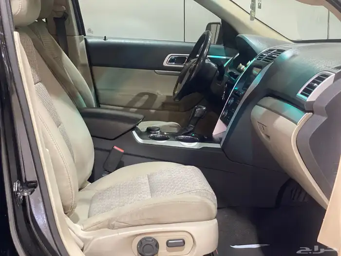 فورد اكسبلور 2013 XLT بحاله ممتازه جدا جدا 19