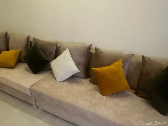 مجلس كامل مع الطاولات واثنين كراسي 4