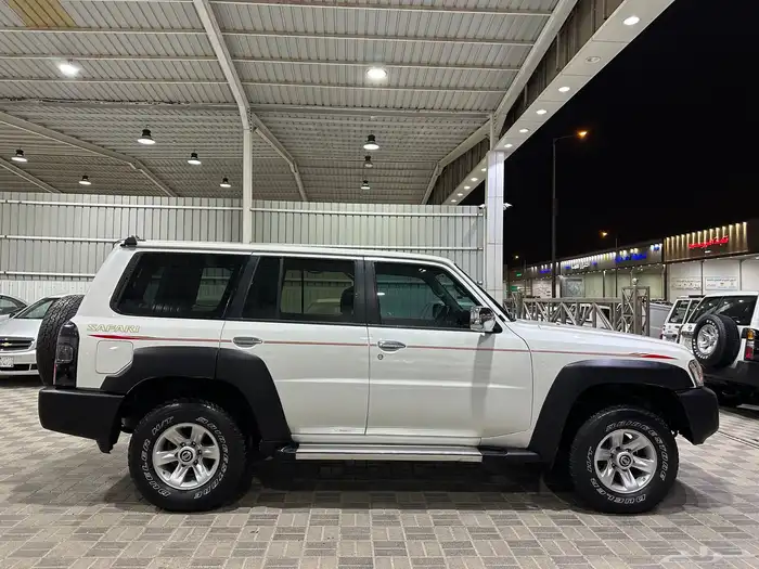 للبيع نيسان فيتك موديل 2014 قير عادي 10