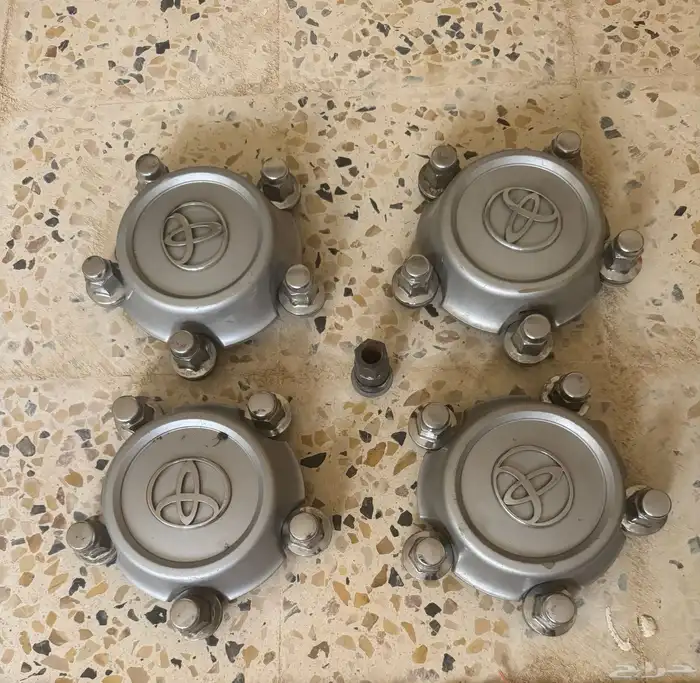 طوس جنوط لاند كروز 1998 الى 2002 مع الصواميل براقيهم 0