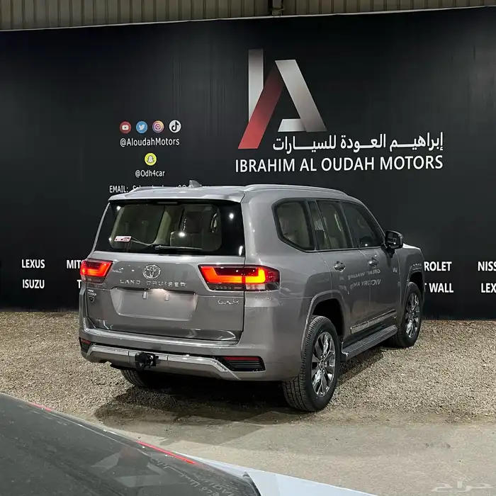 لاند كروزر GXR4 بنزين 2025 للبيع كاش أو أقساط ميسره 5