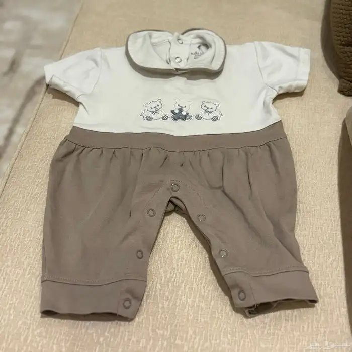 ملابس أطفال أولاد 0-6 شهور بعضها جديد وبعضها مستعمل نظيف. 0