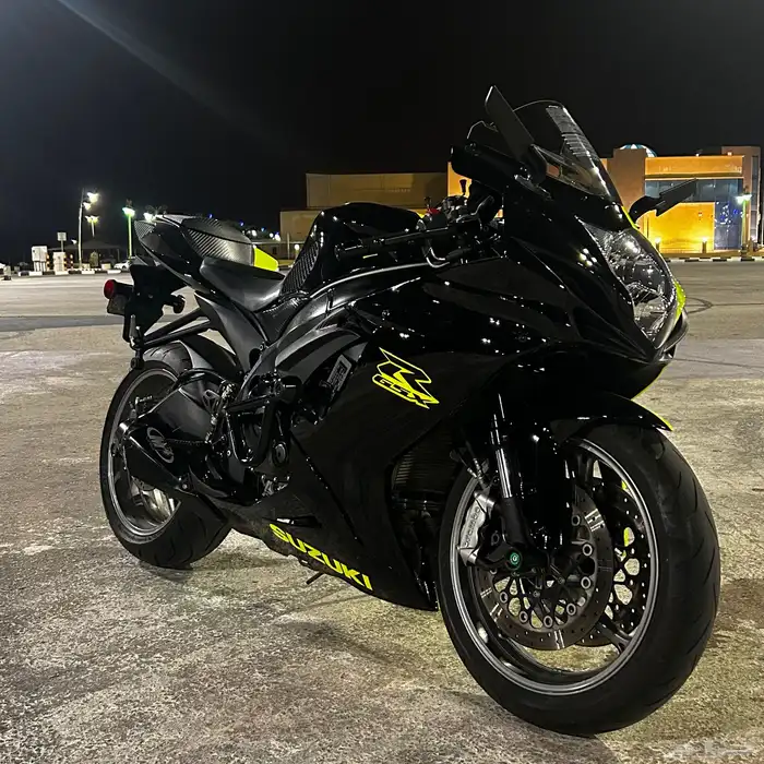 سوزوكي جكسر 600 17