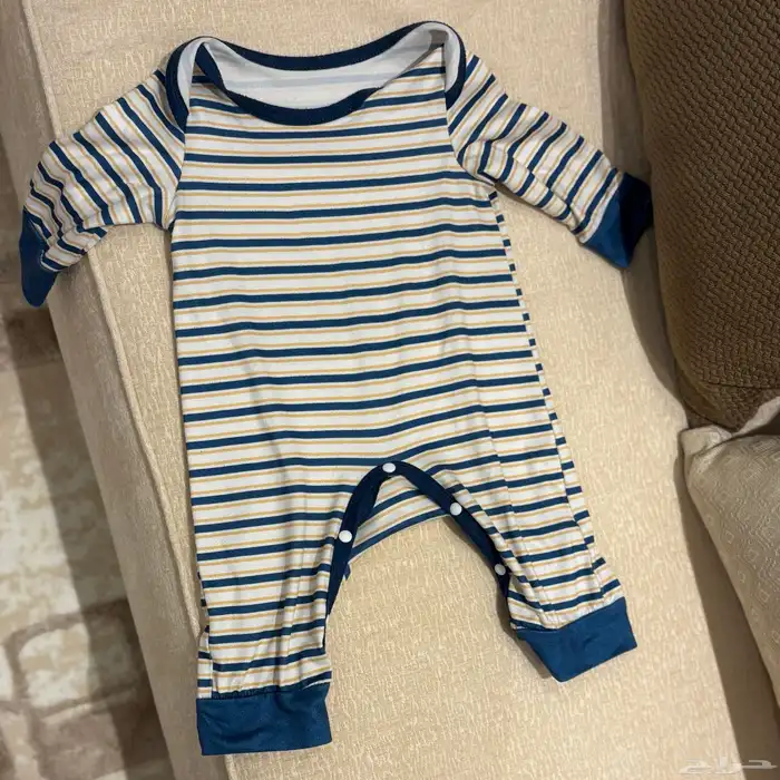 ملابس أطفال أولاد 0-6 شهور بعضها جديد وبعضها مستعمل نظيف. 9