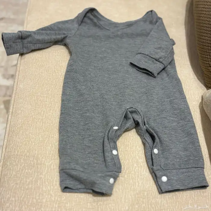 ملابس أطفال أولاد 0-6 شهور بعضها جديد وبعضها مستعمل نظيف. 4