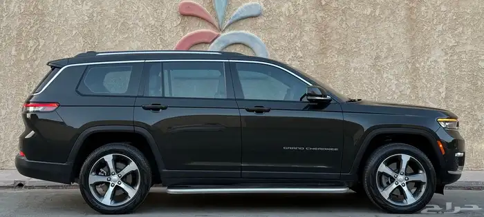 جيب شروكي لمتد 2023 10