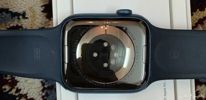 ساعه أبل اصدار السابع بقمة النظافه . 2