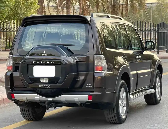 متسوبيشي باجيرو 2018 فل سعودي 9