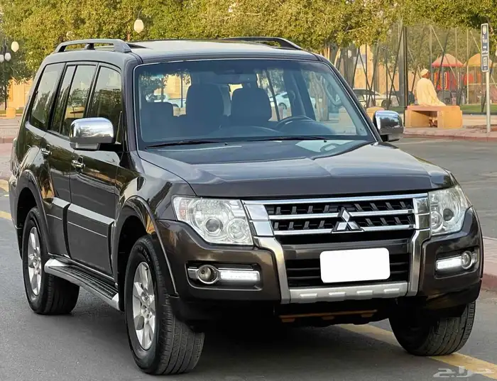 متسوبيشي باجيرو 2018 فل سعودي 7