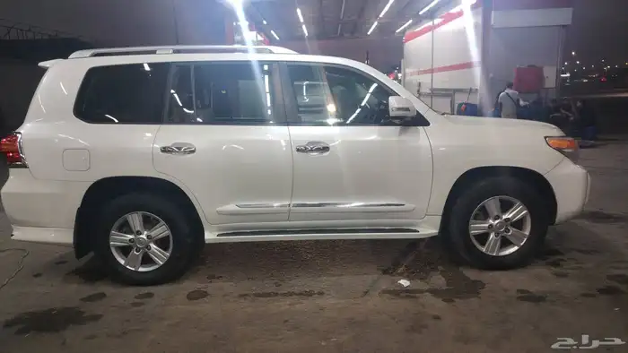 جيب لاند كراوزر نظيف 3